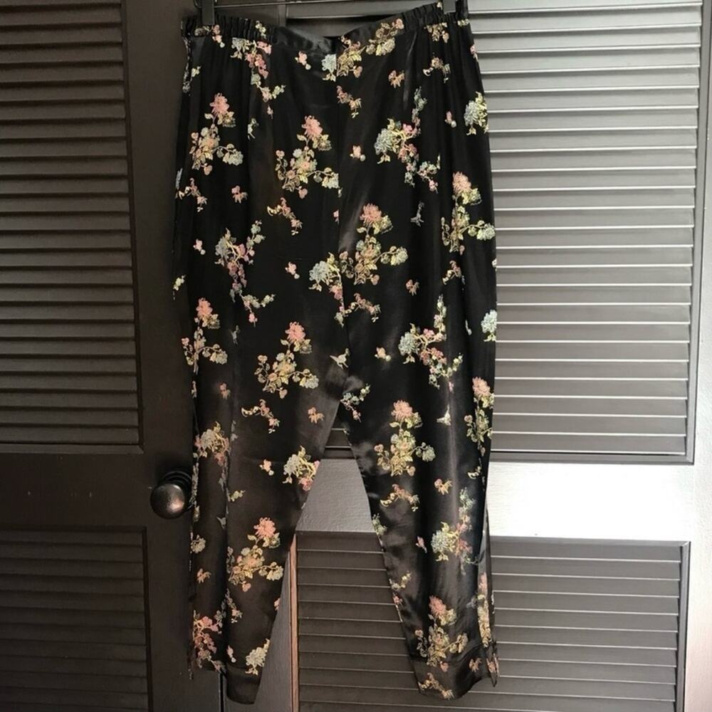 Notations Clothing Co. Black Floral Satiny Wide Leg Pants, High Rise Size Medium